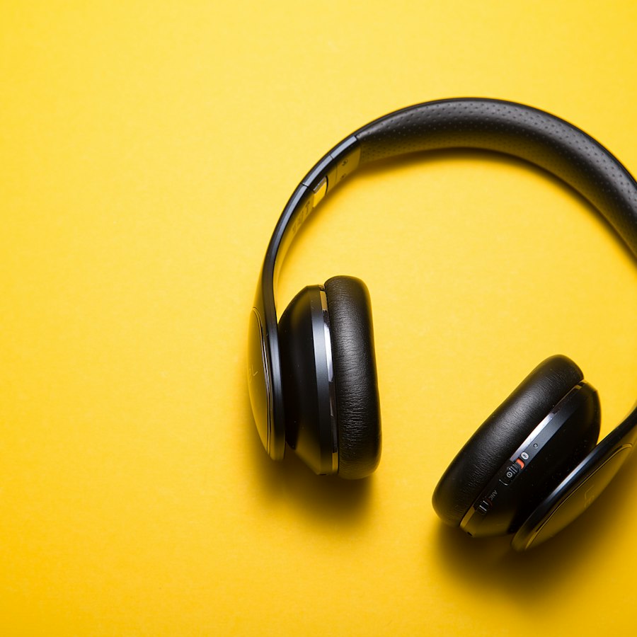 Wireless Bluetooth Headphones — Foldable, Deep Bass price in Pakistan